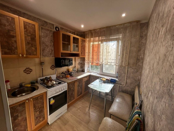 
  Продается 1-комн. квартира, 30 м², Карело-Финская ул, д. 23
. Фото 3.