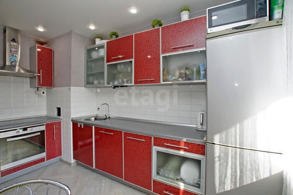 
  Продается 3-комн. квартира, 62.6 м², Космический пр-кт, д. 18Ак1
. Фото 2.