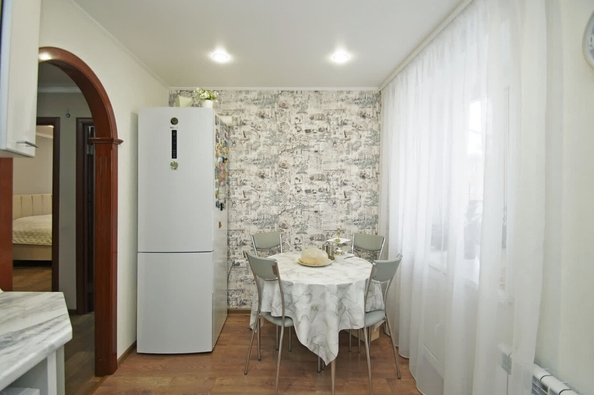 
  Продается 2-комн. квартира, 48 м², Челюскинцев ул, д. 90
. Фото 4.
