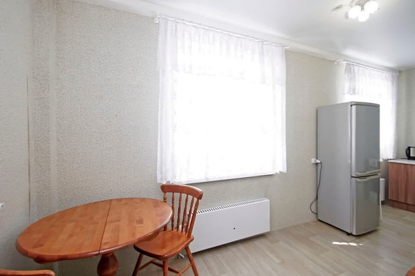 
  Сдается 1-комн. квартира, 40 м², Амурская 21-я ул, д. 25
. Фото 4.