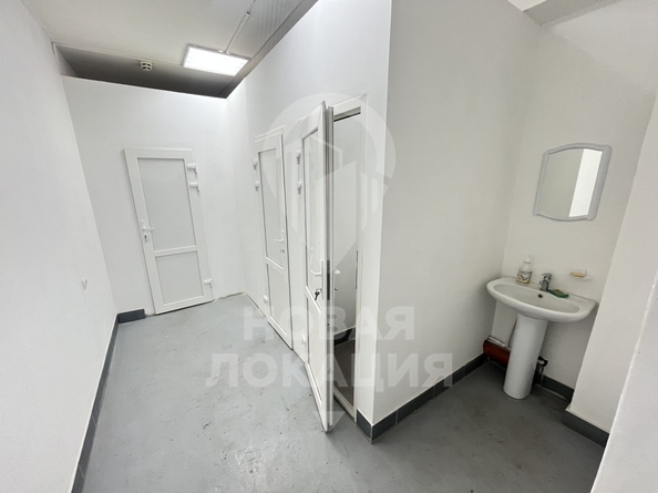 
  Сдается офис, 182 м², Молодежная 3-я ул, д. 81А
. Фото 9.