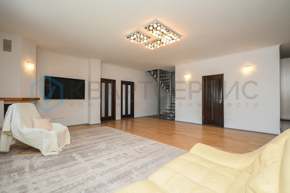 
  Продается 4-комн. квартира 237.4 м². Фото 8.