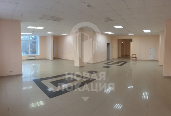 
  Сдается склад 380 м². Фото 1.