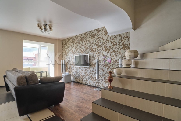 
   Продам 3-комнатную, 82 м², Тверская ул, 14

. Фото 1.