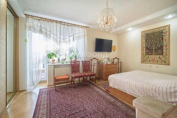 
   Продам 3-комнатную, 101.6 м², Нечевский пер, 24

. Фото 7.