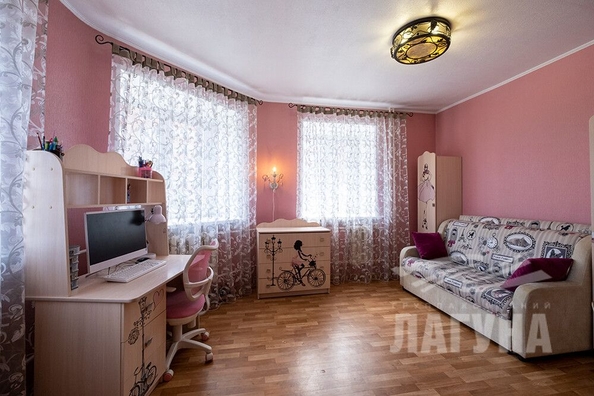 
   Продам 2-комнатную, 57 м², Новосибирская ул, 8

. Фото 9.