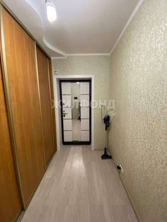 
   Продам 3-комнатную, 101 м², Карповский пер, 12

. Фото 2.
