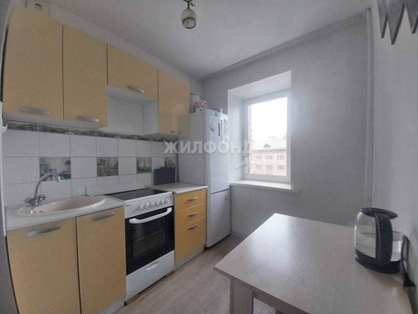 
   Продам 1-комнатную, 30 м², Карла Маркса ул, 54

. Фото 1.