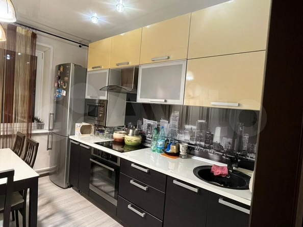 
  Продается 3-комн. квартира, 65 м², Междугородная ул, д. 22
. Фото 4.