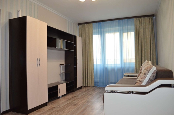 
   Продам 1-комнатную, 35 м², Герасименко ул, 1/17

. Фото 2.