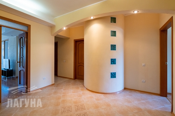 
   Продам 3-комнатную, 91.8 м², Вершинина ул, 38

. Фото 11.