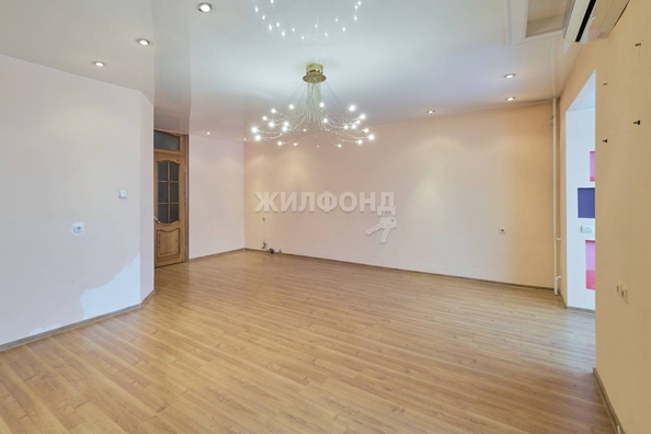 
   Продам 3-комнатную, 87 м², Лебедева ул, 5а

. Фото 4.