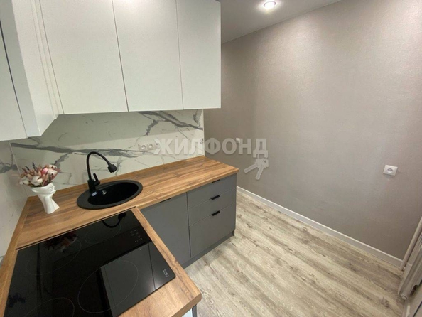 
   Продам 2-комнатную, 42 м², Федора Лыткина ул, 6

. Фото 2.