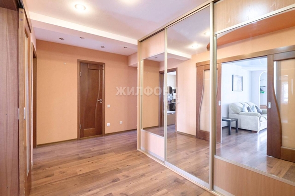 
   Продам 3-комнатную, 79.6 м², Сибирская ул, 111Б

. Фото 3.