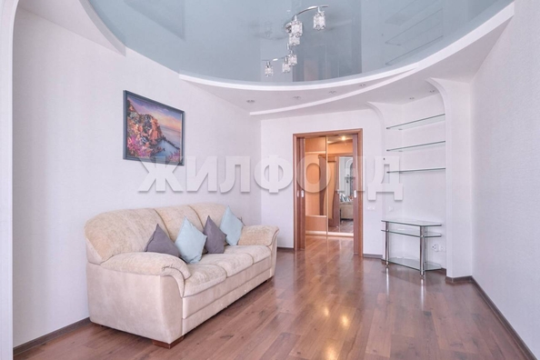 
  Продается 3-комн. квартира, 79.6 м², Сибирская ул, д. 111Б
. Фото 7.