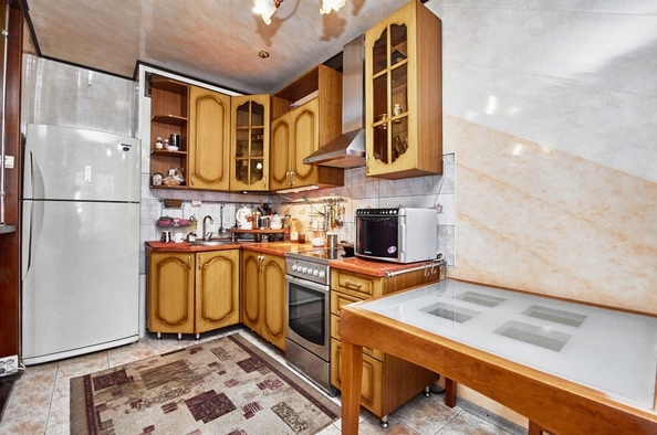 
   Продам 3-комнатную, 63.5 м², Сибирская ул, 104

. Фото 7.