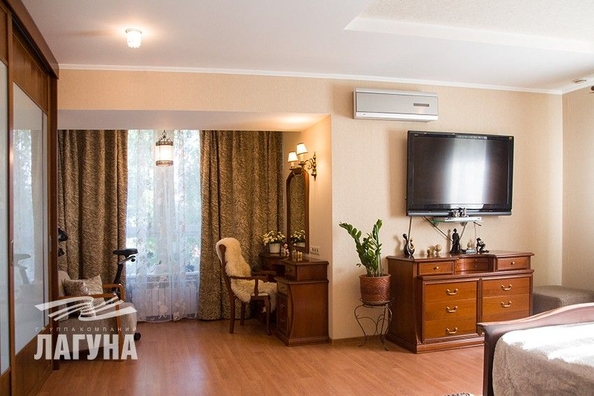 
   Продам 3-комнатную, 134.1 м², Учебная ул, 49/1

. Фото 8.