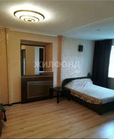 
   Продам 1-комнатную, 30 м², Елизаровых ул, 43

. Фото 1.