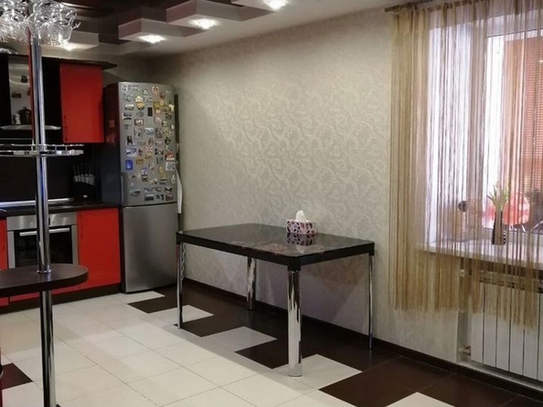 
   Продам 3-комнатную, 83.7 м², Больничная ул, 8а

. Фото 4.