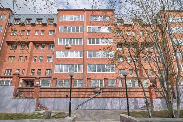 
   Продам 3-комнатную, 140 м², Белинского проезд, 8

. Фото 1.