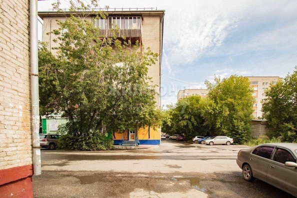 
   Продам секционку, 16 м², Елизаровых ул, 49

. Фото 12.