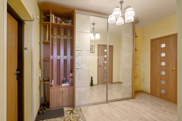 
  Сдам в аренду 1-комнатную квартиру, 51 м², Томск

. Фото 1.