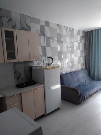 
  Сдам в аренду 1-комнатную квартиру, 18 м², Томск

. Фото 1.