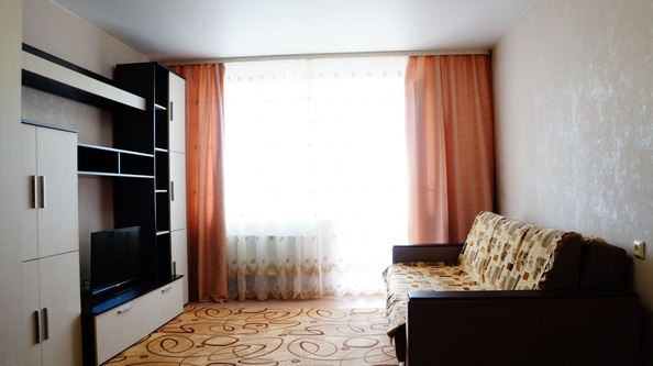 
  Сдам в аренду 1-комнатную квартиру, 39 м², Томск

. Фото 1.