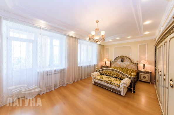 
   Продам 3-комнатную, 153.9 м², Дзержинского ул, 27

. Фото 13.