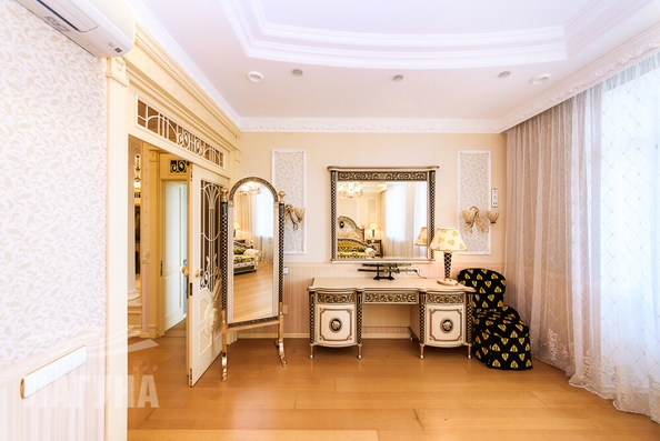 
   Продам 3-комнатную, 153.9 м², Дзержинского ул, 27

. Фото 19.