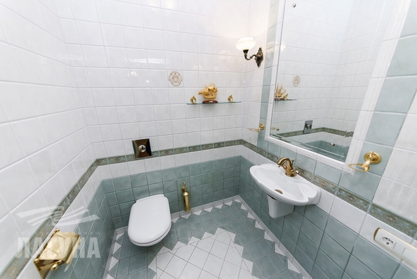 
   Продам 3-комнатную, 153.9 м², Дзержинского ул, 27

. Фото 25.