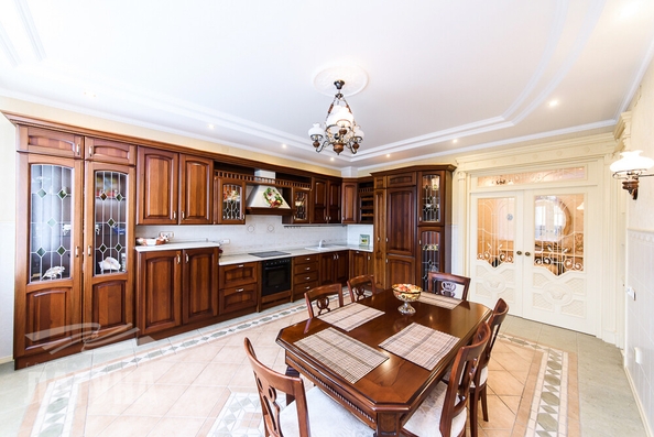 
   Продам 3-комнатную, 153.9 м², Дзержинского ул, 27

. Фото 29.