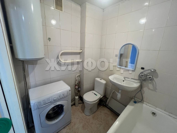 
   Продам 1-комнатную, 35.2 м², Суворова ул, 17

. Фото 7.
