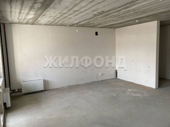 
   Продам 2-комнатную, 56.06 м², Аркадия Иванова ул, 21

. Фото 5.