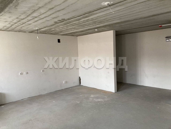 
   Продам 2-комнатную, 56.06 м², Аркадия Иванова ул, 21

. Фото 6.