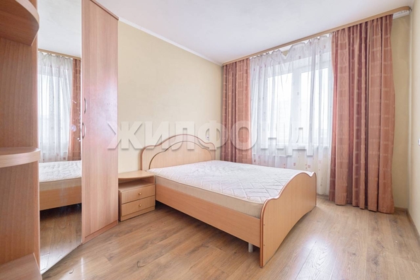 
   Продам 2-комнатную, 59 м², Урожайный пер, 29/1

. Фото 4.