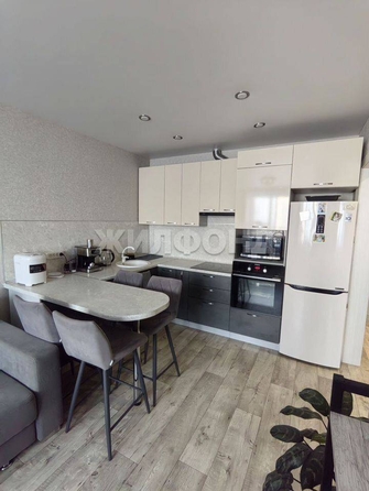 
   Продам 3-комнатную, 63 м², Береговая ул, 25

. Фото 1.
