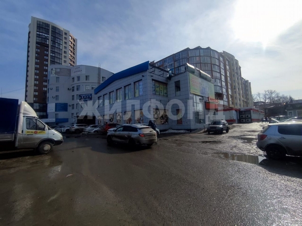 
   Продам торговое помещение, 813 м², Сибирская ул

. Фото 2.