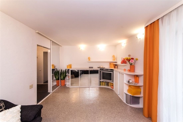 
  Сдается 3-комн. квартира, 61 м², Красноармейская ул
. Фото 2.