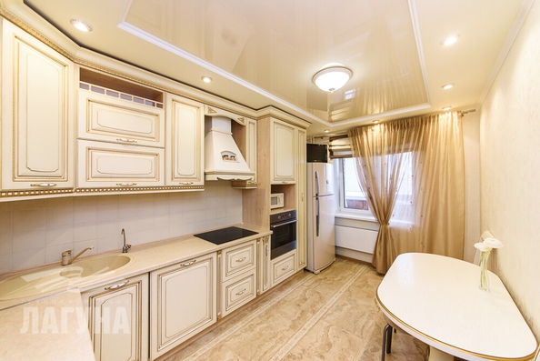 
  Продается 3-комн. квартира, 83.5 м², Архитектора Василия Болдырева ул, д. 4
. Фото 2.