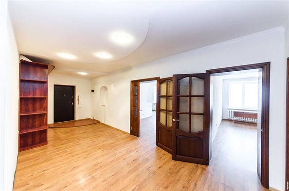 
  Продается 3-комн. квартира, 106.5 м², Ференца Мюнниха ул
. Фото 2.