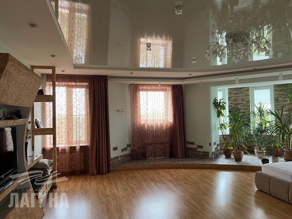 
  Сдается 3-комн. квартира, 172 м², Кустарный пер, д. 1
. Фото 2.