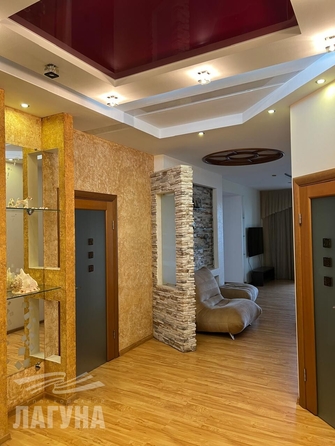 
  Сдается 3-комн. квартира, 172 м², Кустарный пер, д. 1
. Фото 14.