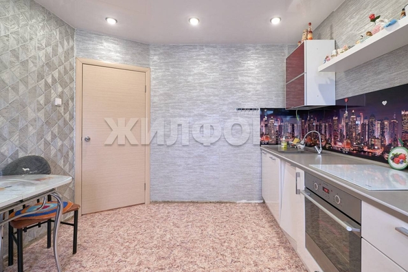 
  Продается 2-комн. квартира, 64.9 м², Богдана Хмельницкого ул, д. 5/1
. Фото 10.