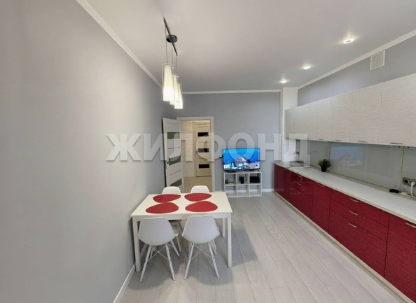 
  Продается 3-комн. квартира, 95 м², 5 Армии ул, д. 11
. Фото 10.