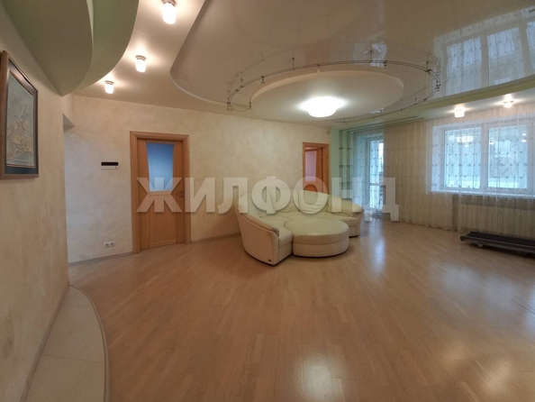 
  Продается 3-комн. квартира, 124 м², Кузнецова ул, д. 15
. Фото 1.