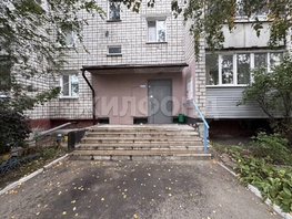 Продается 4-комнатная квартира Космонавтов ул, 74  м&sup2;, 6750000 рублей