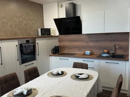 Снять трехкомнатную квартиру Дальневосточная ул, 100  м&sup2;, 6776 рублей