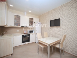 Продается 3-комнатная квартира Кедровый б-р, 65.2 м², 8200000 рублей