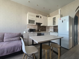 Снять трехкомнатную квартиру Осенний б-р, 69.4  м², 44000 рублей